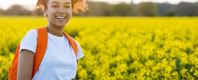 young_women_with_backpack